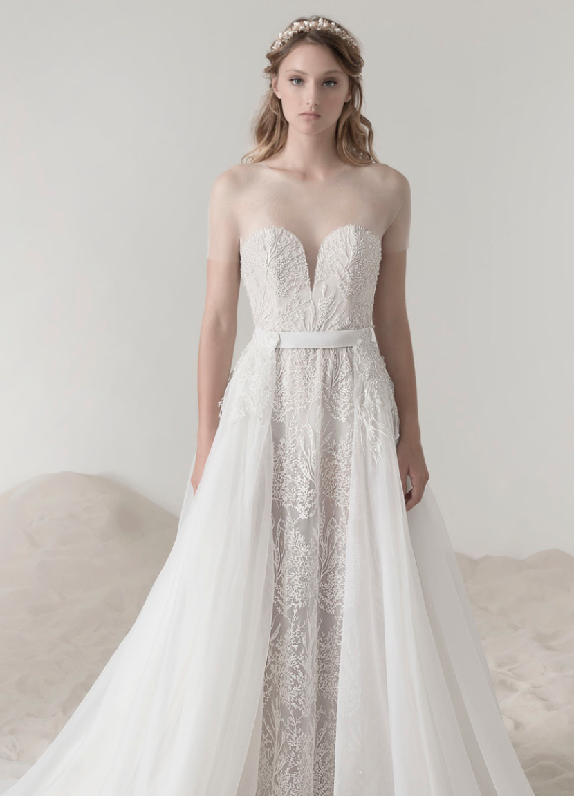 Lee Petra Grebenau 'Florence' size 4 sample wedding dress front view on model