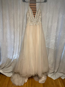 Galina Signature 'SWG784' wedding dress size-04 PREOWNED