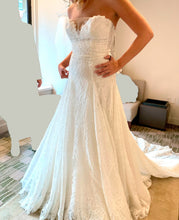 Load image into Gallery viewer, Monique Lhuillier &#39;Bliss&#39; wedding dress size-10 SAMPLE
