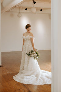 Calla Blanche 'Coreena/121234' wedding dress size-06 PREOWNED