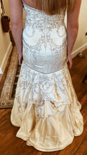Load image into Gallery viewer, Lazaro &#39;N/A&#39; wedding dress size-06 PREOWNED
