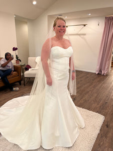 Allure Bridals 'Custom Design for Kates Bridal in Meridian Idaho' wedding dress size-14 NEW