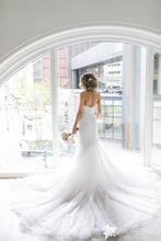 Load image into Gallery viewer, Tony Ward &#39;Mae&#39; size 0 used wedding dress back view on bride
