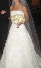 Load image into Gallery viewer, Vera Wang &#39;Vera want luxe &#39; wedding dress size-02 PREOWNED
