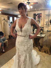 Load image into Gallery viewer, Casablanca &#39;ZXD6627&#39; wedding dress size-12 NEW
