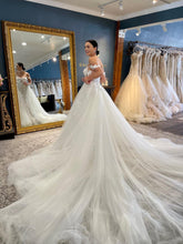Load image into Gallery viewer, Galia lahav &#39;Maya&#39; wedding dress size-04 PREOWNED
