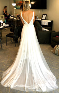 Lazaro 'Alma' wedding dress size-06 PREOWNED