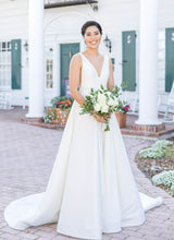Load image into Gallery viewer, Jenny Yoo &#39;Octavia &#39; wedding dress size-02 PREOWNED
