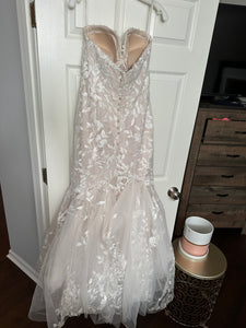 Allure Bridals 'Not sure' wedding dress size-12 SAMPLE
