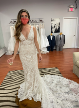 Load image into Gallery viewer, Moonlight &#39;H1378&#39; wedding dress size-04 NEW
