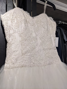 Christianne Brunelle  'Princesses dress ' wedding dress size-04 NEW