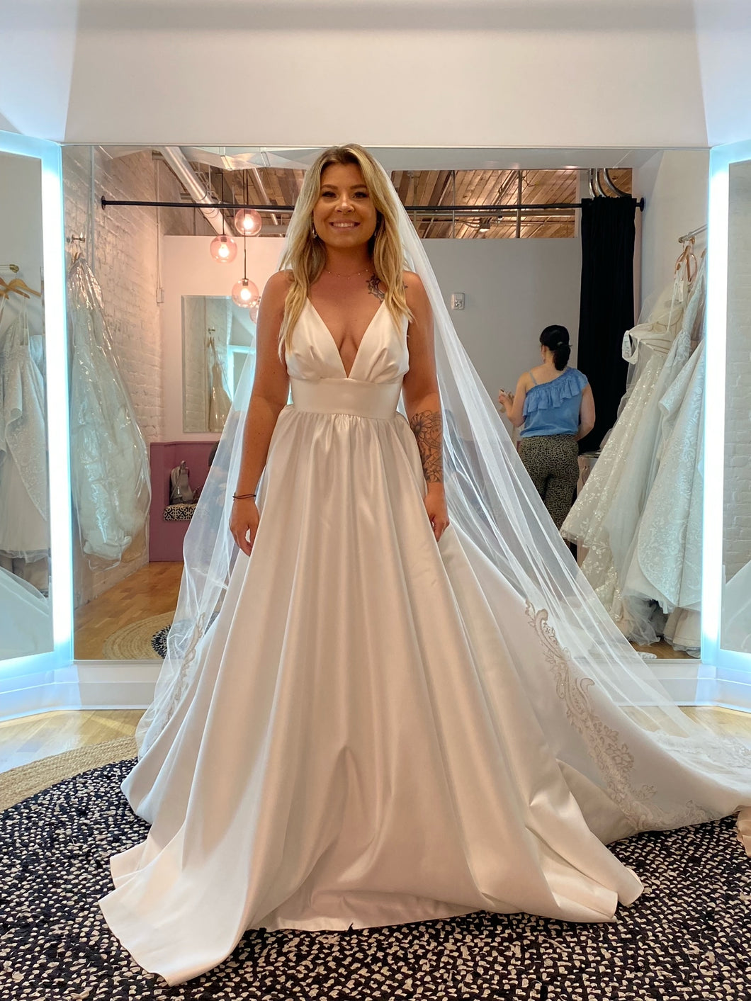VG 'Aquarius' wedding dress size-04 NEW