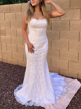 Load image into Gallery viewer, Pronovias &#39;0584690&#39; wedding dress size-10 PREOWNED
