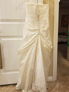 Cymbeline Paris 'Cymbeline' size 6 used wedding dress back view on hanger