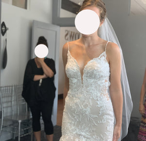 Essense of Australia 'D2770' wedding dress size-06 NEW