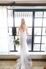 Load image into Gallery viewer, Lazaro &#39;3558&#39; size 2 used wedding dress back view on bride
