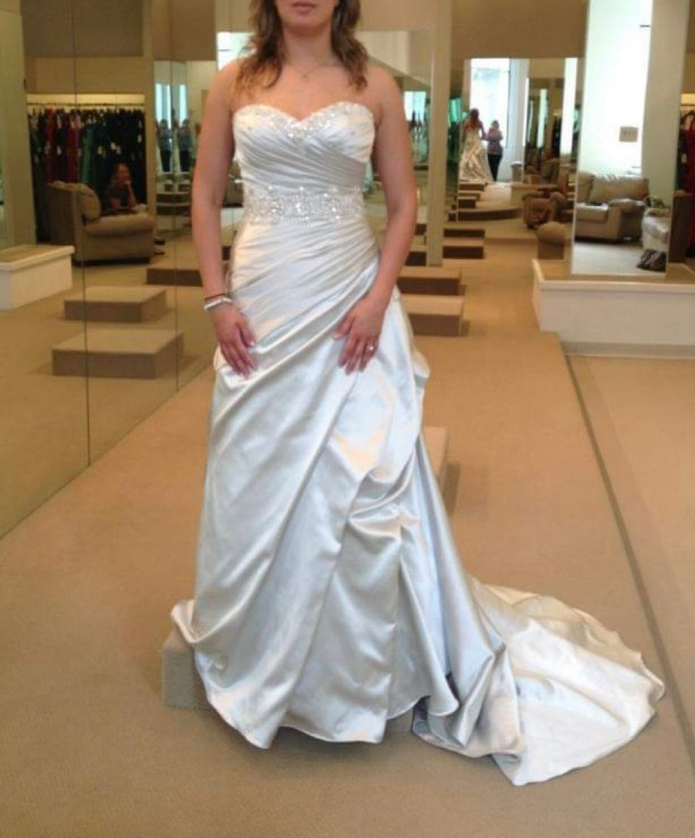 Demetrios 'Unknown' wedding dress size-04 PREOWNED