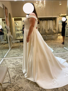 Essense of Australia '121023' wedding dress size-16W NEW