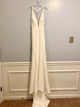 Load image into Gallery viewer, Adrianna Papell &#39;31118&#39; wedding dress size-02 NEW
