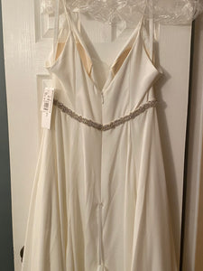 David's Bridal 'WG3985 Soft whi' wedding dress size-14 NEW