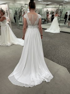 David's Bridal 'WG4011DB' wedding dress size-08 NEW
