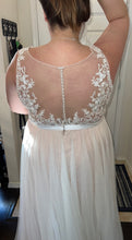 Load image into Gallery viewer, Wtoo &#39;Marnie&#39; wedding dress size-18 NEW

