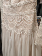 Load image into Gallery viewer, Maggie Sottero &#39;Dierdre&#39; wedding dress size-02 NEW
