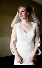 Load image into Gallery viewer, Allure Bridals &#39;9264&#39; wedding dress size-12 PREOWNED
