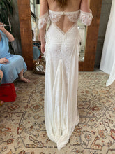 Load image into Gallery viewer, Grace Loves Lace &#39;Noah&#39; wedding dress size-02 NEW
