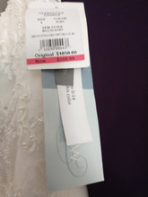 Load image into Gallery viewer, Jewel &#39;wg3760&#39; wedding dress size-04 NEW
