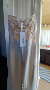 Allure Bridals '9702' wedding dress size-08 NEW