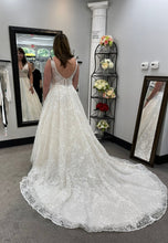 Load image into Gallery viewer, Maggie Sottero &#39;Ricarda Rose&#39; wedding dress size-12 PREOWNED
