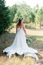 Load image into Gallery viewer, Stella York &#39;7211&#39; wedding dress size-10 PREOWNED
