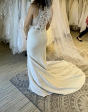 Load image into Gallery viewer, Tara Keely &#39;Lace and crepe halter&#39; wedding dress size-06 SAMPLE
