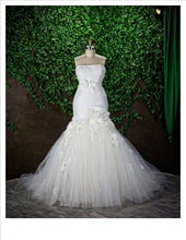 Load image into Gallery viewer, Enzoani &#39;Gali&#39; - Enzoani - Nearly Newlywed Bridal Boutique - 4
