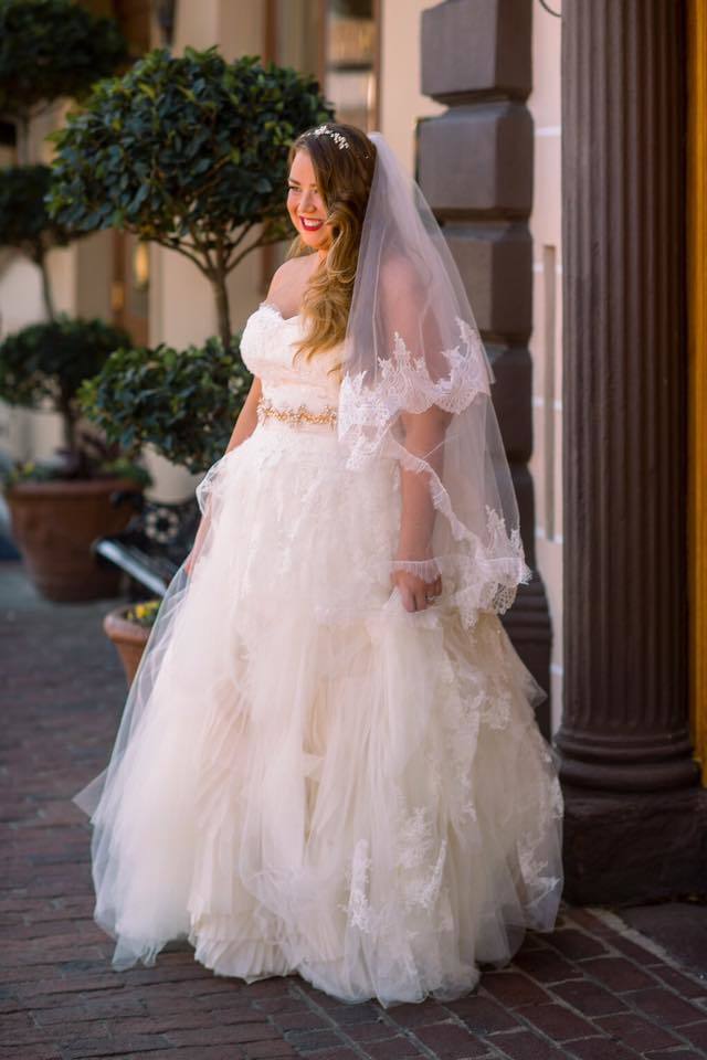 Vera Wang 'Eliza Luxe' wedding dress size-18 PREOWNED