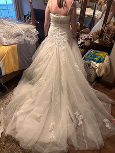 Donna Salyers 'B-B4-506' wedding dress size-14 PREOWNED