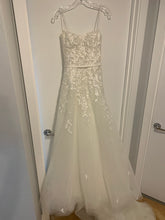 Load image into Gallery viewer, Mira Zwillinger &#39;Charla Gown&#39; wedding dress size-00 NEW
