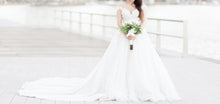 Load image into Gallery viewer, Wona Concept &#39;Nelson (altered)&#39; wedding dress size-06 PREOWNED
