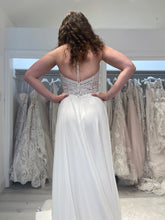 Load image into Gallery viewer, Rebecca Ingram &#39;Nicole&#39; wedding dress size-10 SAMPLE
