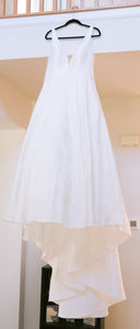 Essense of Australia 'D2639' wedding dress size-18 PREOWNED