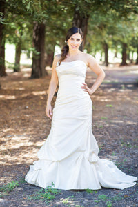 Essense of Australia 'unknown' wedding dress size-04 PREOWNED
