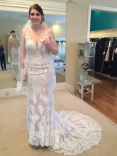 Load image into Gallery viewer, Allure &#39;9363&#39; wedding dress size-10 PREOWNED

