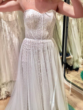 Load image into Gallery viewer, BHLDN &#39;53702&#39; wedding dress size-10 NEW
