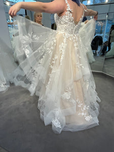 Essense of Australia 'D3088' wedding dress size-20 NEW