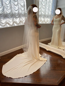 Allure Bridals '9810' wedding dress size-06 NEW