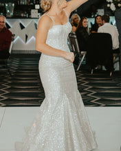 Load image into Gallery viewer, Allure Bridals &#39;Karina 174&#39; wedding dress size-04 PREOWNED

