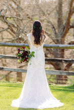 Load image into Gallery viewer, Whispers &amp; Echoes &#39;Milano Gown&#39; wedding dress size-04 PREOWNED
