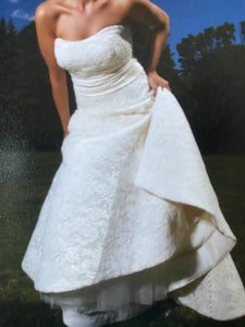 Vera Wang '12029' wedding dress size-08 PREOWNED