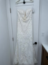 Load image into Gallery viewer, Pronovias &#39;Aegir&#39; wedding dress size-12 NEW
